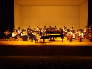 福井県敦賀市清水町の音楽教室スペース♭ピアノ教室のプロピアニストによるレッスン