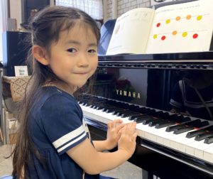 倉敷市清水町の音楽教室スペース♭フラットピアノ教室の子供のピアノ個人レッスン
